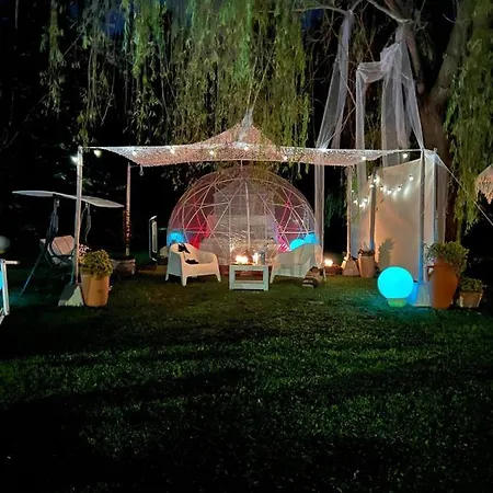 Κάμπινγκ Bubble On The Pool Πίζα